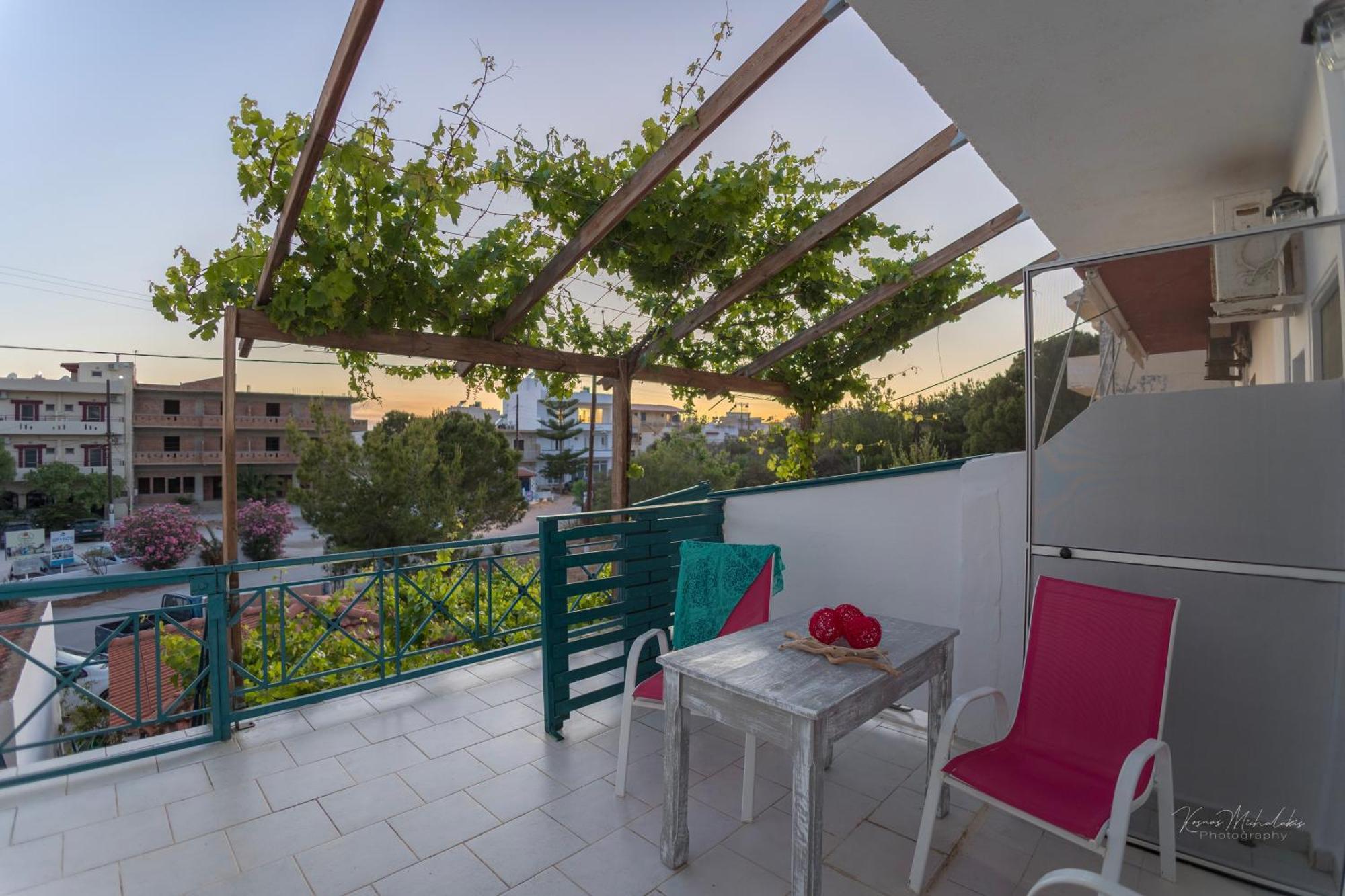 Galini Ideal For Family Near The *